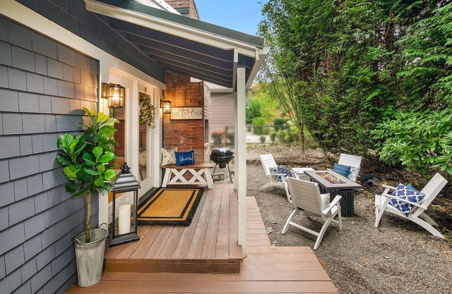 The Cottage at Lake Sammamish - A/C & Dog Friendly