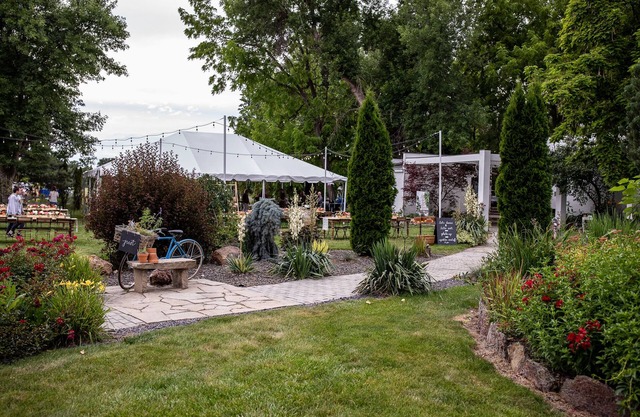 Lieu de mariage White Cottage des années 1930 à Eagle sur HGTV!