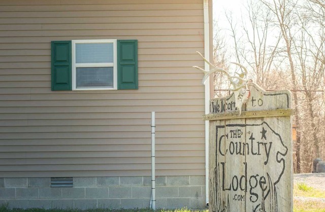 Le Country Lodge-Southern Illinois Getaway
