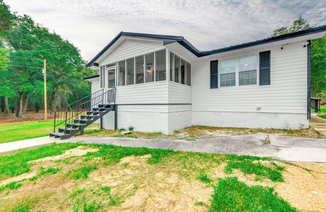 5 Mi to VictoryLand Casino: Secluded Home w/ Deck!