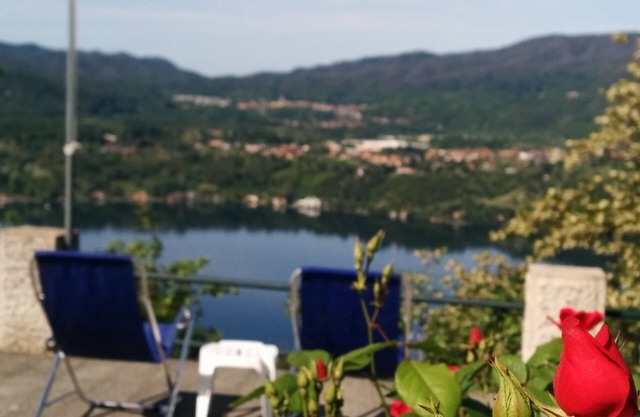 Maison avec jardin. Vue sur le lac d'Orta et le Monte Rosa. Wifi.