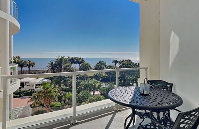 The Cozy Corner | Dual Beach & Pool Views
