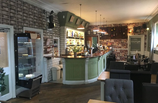 The Crown Inn - By Blunt Bars