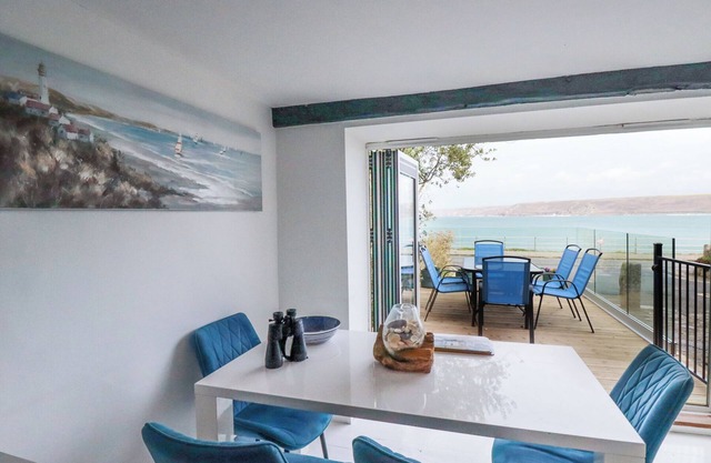 THE CUBBY HOLE, pet friendly, country holiday cottage in Sennen Cove