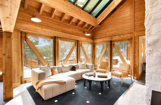 The Cuckoo's Nest Sundance, Utah Deluxe 7 en suite Bedrooms Sunny Decks Gourmet Kitchen 5 minutes to Sundance Resort