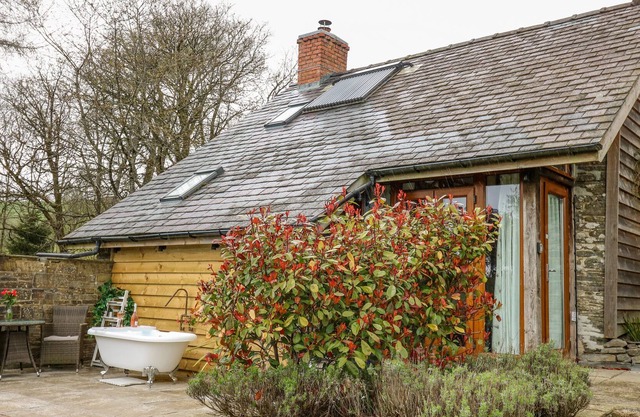 Le Cwtch, LLANBISTER