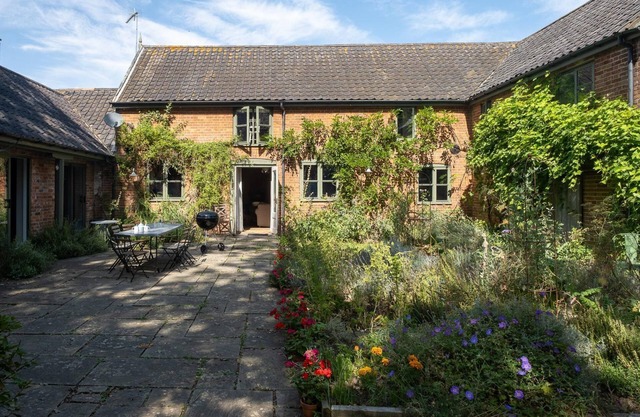 The Dairy House - sleeps 11 guests in 6 bedrooms