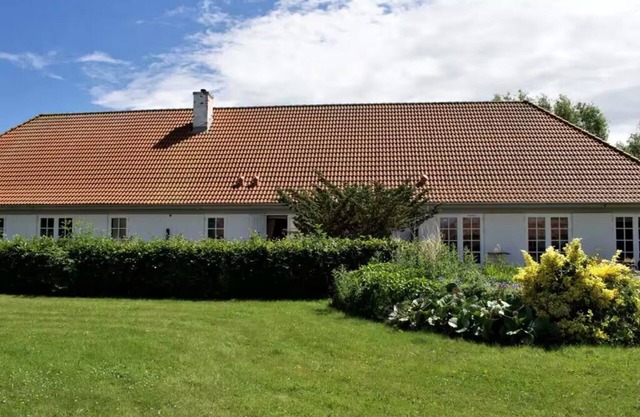 The Daisy - Cozy 3BR Waterfront Home in Kerteminde with Terrace, Views & Parking