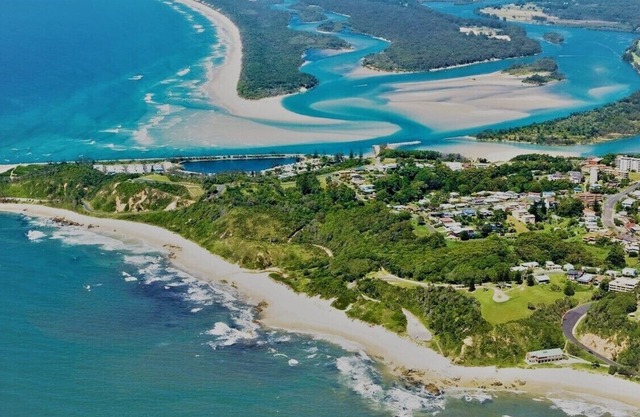 THE DAVEY @ Nambucca Heads150m walk to the beach