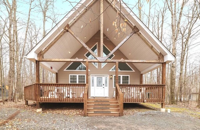 The Daydream Chalet: Newly installed hot tub!, The Daydream Chalet: A dream in every season! Enjoy s