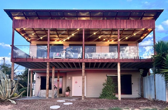 The Deck at Sellicks ~ Family friendly entertainer