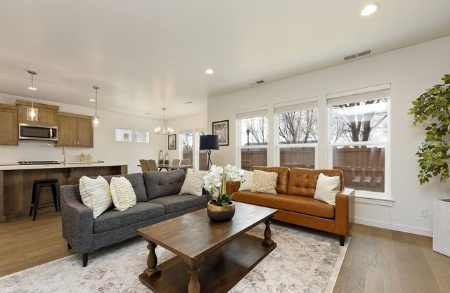 The Denali, 4 bed 2.5 bath BRAND NEW TOWNHOUSE