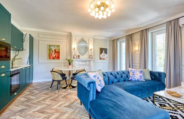 The Doors Luxury Apartment