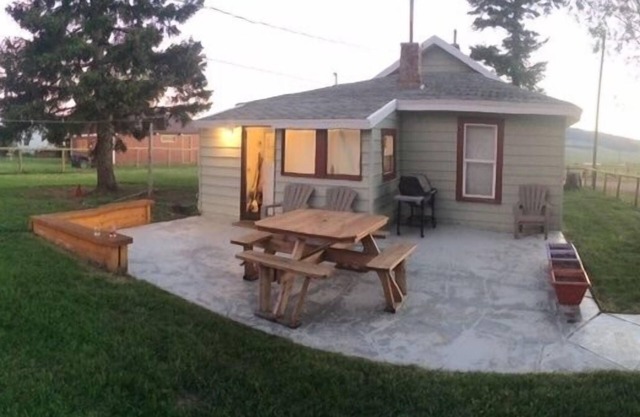 Le Douglas Creek Cottage confortable, maintenant avec Dish Network TV et WiFi gratuit