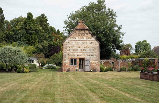 Le Dovecote Bed and Breakfast, une maison indépendante dans un jardin paisible