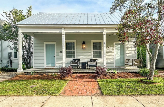 The Downtown Two-Door Historic Cottage in beautiful Pensacola