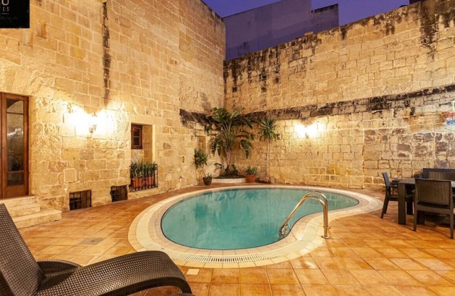 "The DREAM" A 4Br villa with an private Pool area