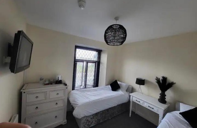 The Dublin Packet - Twin Room 1