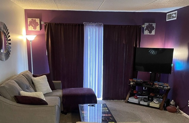The Eagles 🦅 Nest One Bedroom Entire Apartment