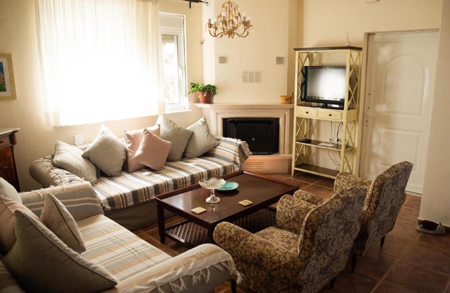 The Early Bird - Cosy 2-Floor House with Garden