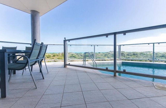 The Edge Waterfront Luxe