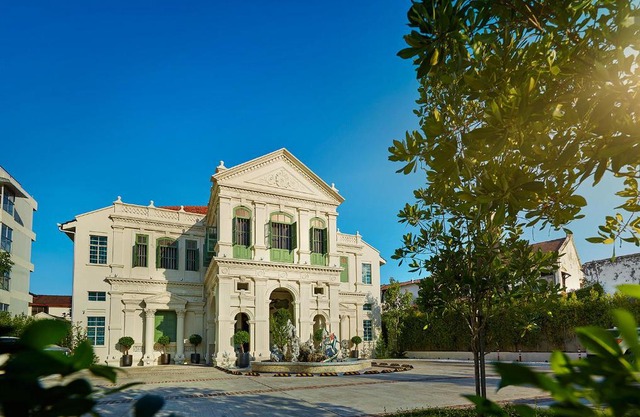 The Edison George Town