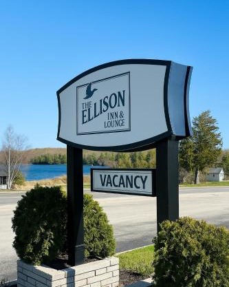 The Ellison Inn & Lounge