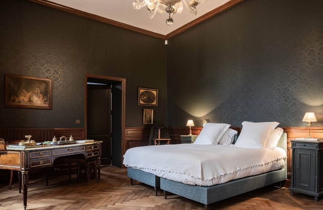 Suite de luxe dans un château du 16e siècle