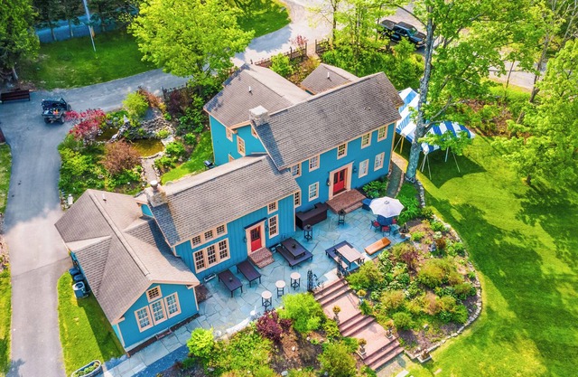 Exquisite 1860s farmhouse, serene country setting