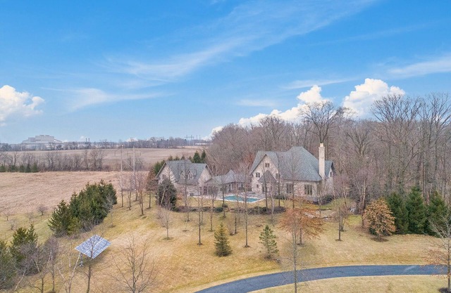 Ferme de luxe sur 47 acres isolés - étang, piscine, bain à remous, salle de jeux - 11 TVS