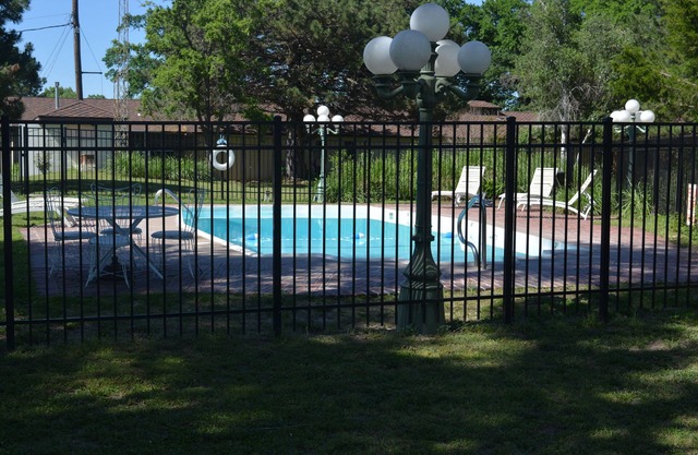 The Evergreen Inn - Motel and RV Park