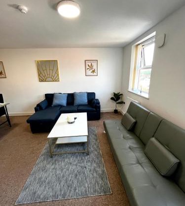 The Failsworth Collection - Stylish Apartments with Free Parking