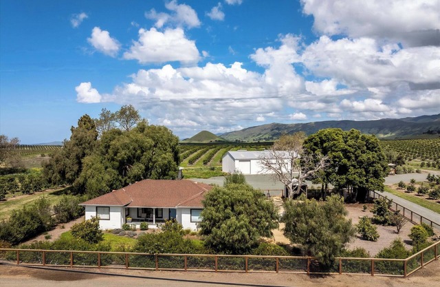 The Farm House In Beautiful Edna Valley! Sleeps 10
