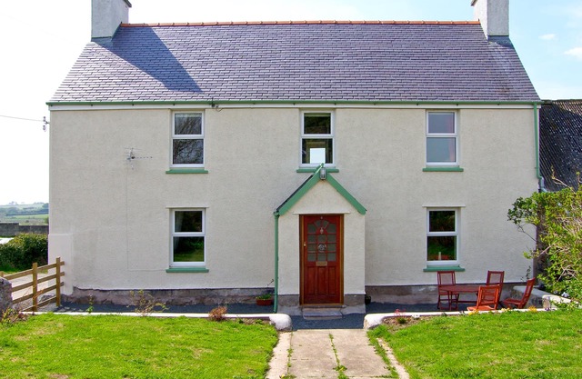 The Farmhouse, NEWBOROUGH