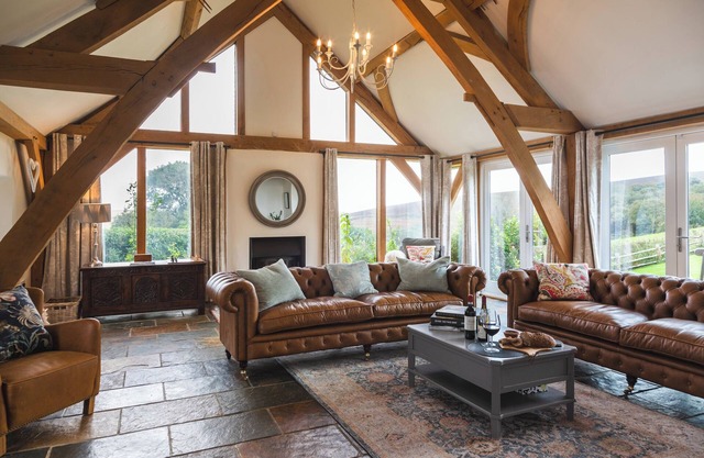 THE FARMHOUSE AT BROAD DOWNS, pet friendly in Malborough