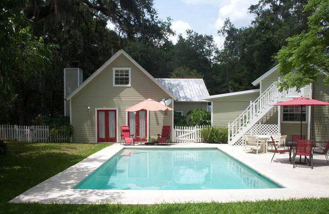 The Farmhouse at Country Retreat - une oasis charmante, idyllique et accueillante pour les animaux