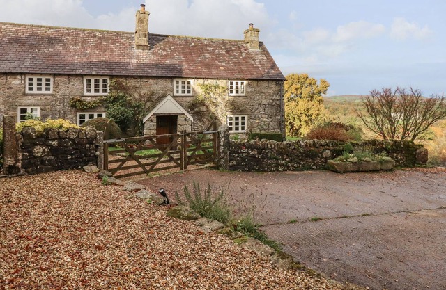 The Farmhouse, MORETONHAMPSTEAD