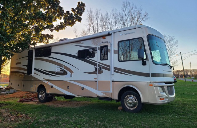 The Farmside Retreat near I-81/26, a quiet country escape to nearby Tri-Cities.