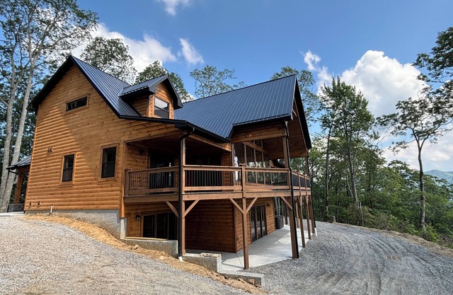 The Father’s House- Sister Cabins are 4 Loves Lodge & Serenity Mountain Retreat