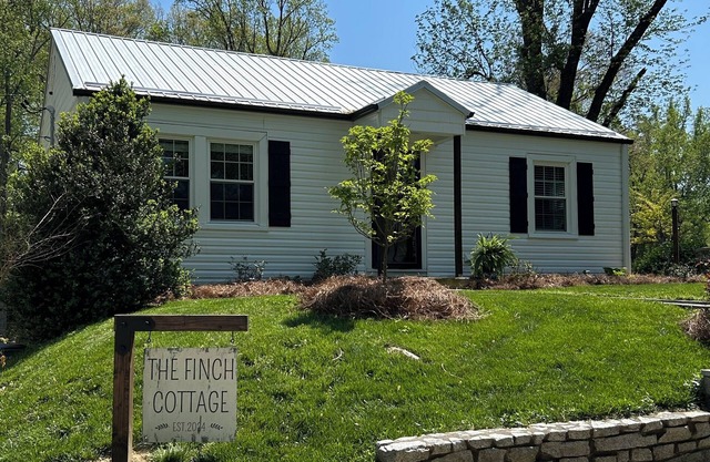 The Finch Cottage Charming 2-bedroom cottage Historical District Mount Airy