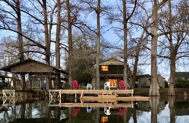 The Fish Camp: 4 chambres Lake House pour 12 personnes sur le lac Providence avec quai