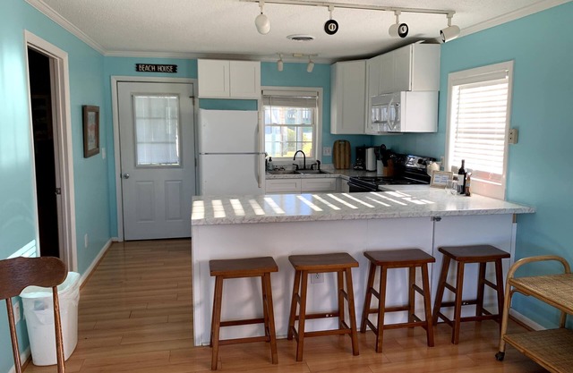 «The Fishbowl» - Le Perfect Beach Surf Intimate Beach Cottage!