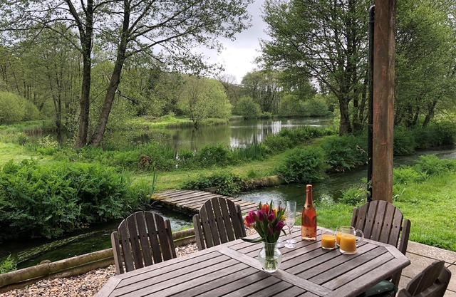 The Fishing Lodge - propriété exclusive au bord du lac avec pêche privée disponible.