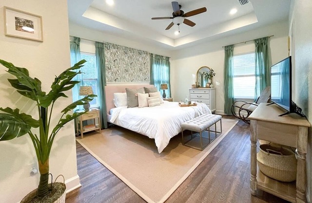 The Floridian. Newly Built Dreamhome, Central