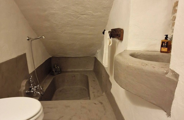 La Quatrième - Chambre Supérieure – Lit à Baldaquin