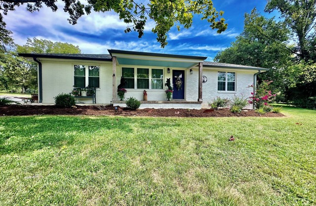 Escape to Bell Buckle's Luxury Home, The Fox Den.Reduced Rates