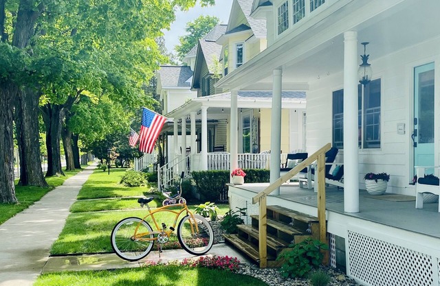Frankfort Family Surf Cottage