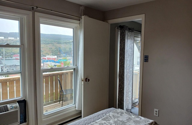 The Galley - Cozy Apartment with view of Harbour