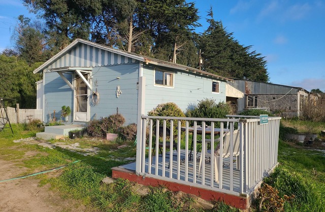 The Ganja Getaway 420 friendly cottage at cannabis farm on the PCH Highway 1.