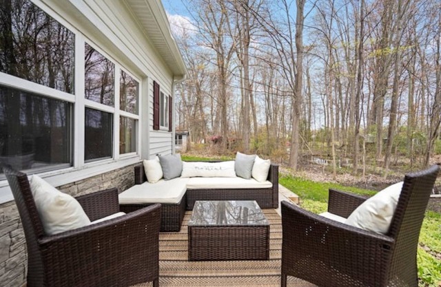The Garage - Renovated - Caseville Beach - Golf - Kayak - Hike